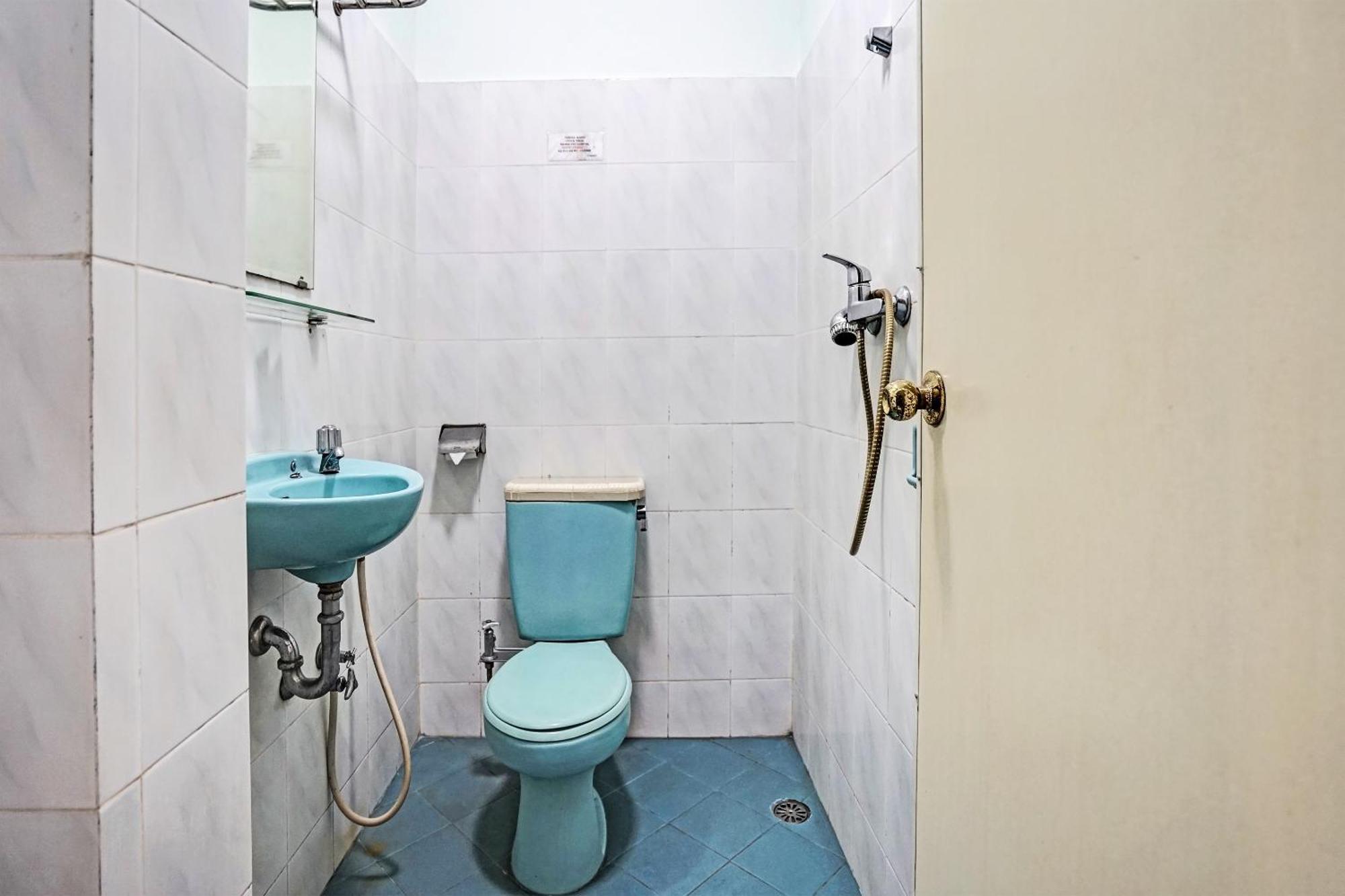 פאלמבאנג Super Oyo 91805 Hotel Wisma Bari מראה חיצוני תמונה