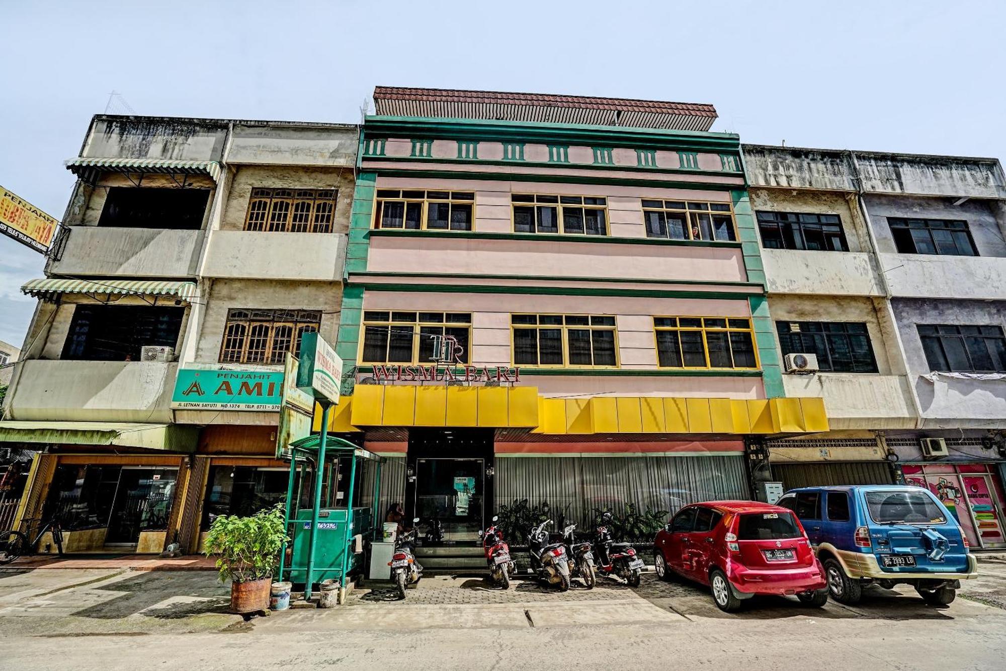 פאלמבאנג Super Oyo 91805 Hotel Wisma Bari מראה חיצוני תמונה